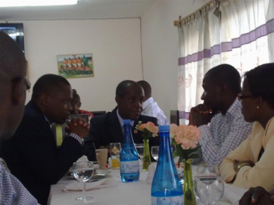 Sports - L`Ofice national des sports (Ons) offre un déjeûner à la Soa et à l`Asec section volleyball